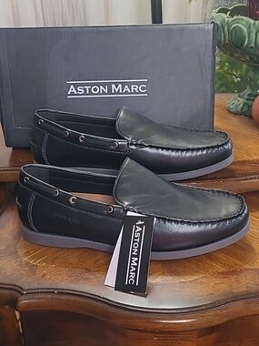New in box! Aston Marc Mens 10 Abrams Black Comfy Leather Slip On Loafers